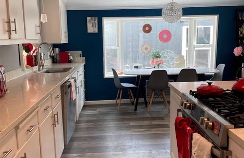 Stanley House | Gorgeous 2/1 Home 5 min walk to Downtown Lafayette