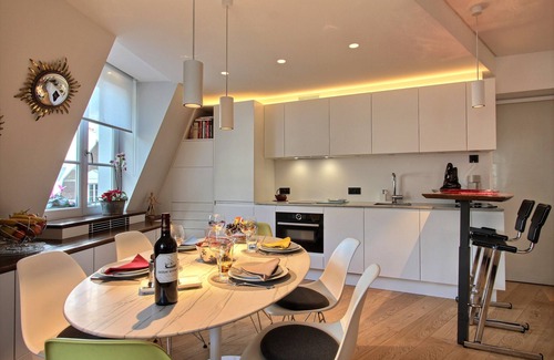 6th Arrondissement Apartment | Gorgeous 2 BD 2 BTH, with AC and nice view of St. Germain, insurance included