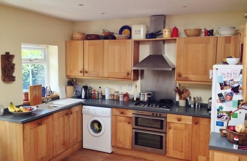 Gillingham House | Gorgeous 2 Bedroom Country Cottage With Lovely Garden Views & Great Location