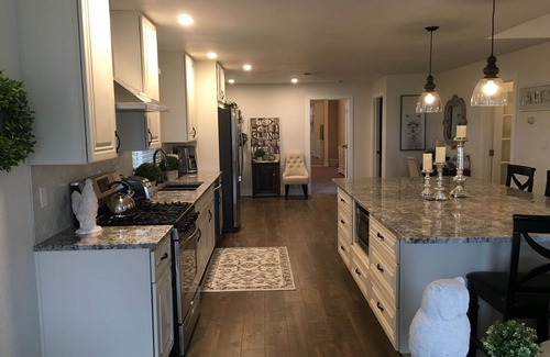 Chandler House | Gorgeous 2 Bed, 2 Bath 1600 sq ft Renovated Home for Rent in Sun Lakes Arizona