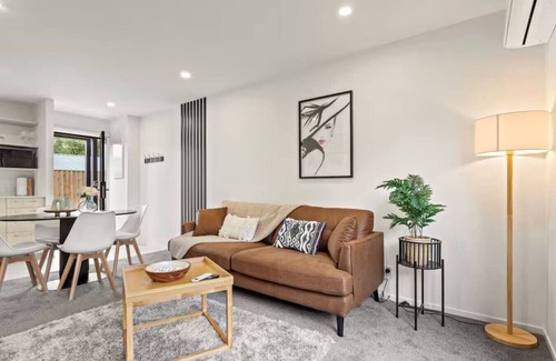 Henderson House | Gorgeous 2 Bed Henderson Stay