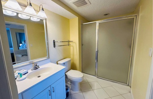 Seabreeze Historic District Resort | Gorgeous 2-Bedroom Deluxe Suite in Beautiful Daytona Beach!n