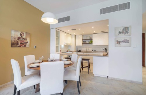Motor City Apartment | Gorgeous 2-Bedroom Apartment in Norton Court, Motor City