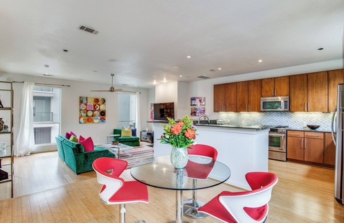 Oak Lawn Condo | Gorgeous 2-bedroom Condo in the Heart of Oaklawn near Downtown Dallas