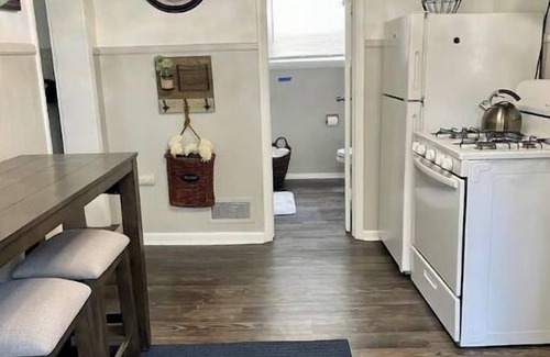Dahlman House | Gorgeous 2 bedroom in little Bohemian Omaha