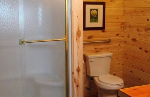 Hayward Cabin | Gorgeous 2 Bedroom on Nelson Lake w/Direct to miles of Snowmobile trails