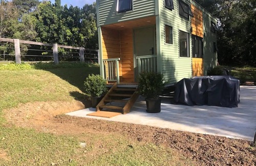 Ridgewood House | Gorgeous 2 bedroom tiny house plus luxury Glamping.