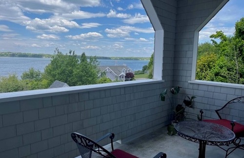 Mid-Coast and Islands Condo | Gorgeous 2 Bedroom, 2 Bathroom Waterfront Apartment with Access to Dock