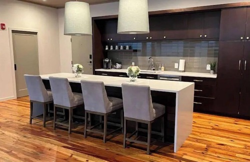 West End House | GORGEOUS 2 BR on MAIN #4