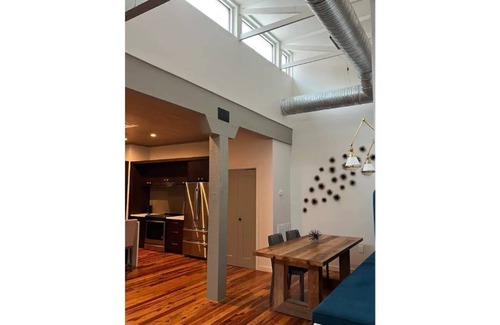 West End House | GORGEOUS 2 BR on MAIN #4