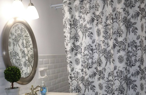 Dayton Apartment | Gorgeous 2 BR~ Ralph Lauren Manor
