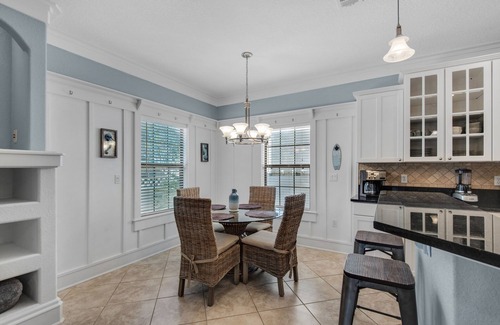 Emerald Waters Village House | Gorgeous! 2 Neighborhood Pools-Near Beach-FAB Master-3BR La Vida Playa🐠