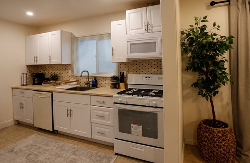West Hills House | Gorgeous 2BD/2B with amazing outdoor experience