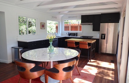 Greenbrae Cottage | Gorgeous 2Bd + Loft with Deck and Gardens. Soaring 20 ft ceilings, huge windows!