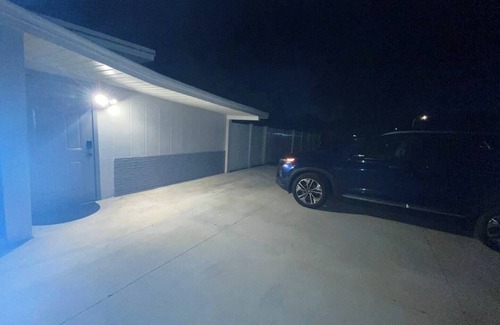 Temple Terrace House | Gorgeous 2BR/2BA Accessible Home Located Close To Many Tampa Attractions!