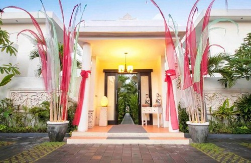 Sunset Road Villa | Gorgeous 2BR Villa In Kuta! W/Private Swimming Pool! 3Min Drive To The Beach!