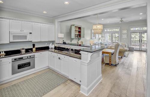 Beach District Apartment | Gorgeous 2BR WaterColor Condo 6 WaterColor Blvd #203 Steps to Beach Club condo