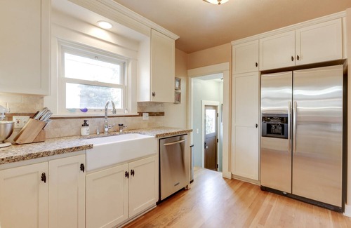 Sellwood-Moreland House | Gorgeous 3 bed/2 bath home in the heart of Sellwood! Walk to everything!