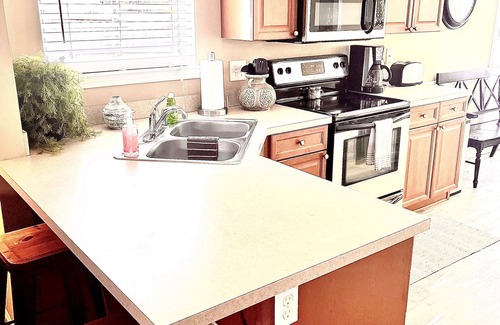 Hoover House | Gorgeous 3 Bedroom - 4 Bed for Short and Long Term Rental Hoover - Vestavia