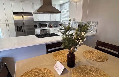 Swan Canyon House | Gorgeous 3-bedroom 4 bed home in San Diego