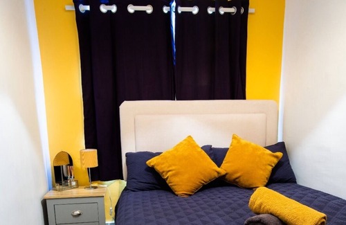 Reading City Centre Cottage | Gorgeous 3-Bedroom Cottage by the river in Reading