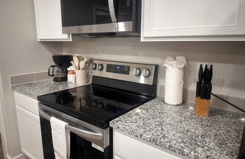 Odessa House | Gorgeous 3-bedroom house with 6 Beds and AC in Odessa