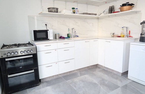 Beit Shemesh Apartment | Gorgeous 3-bedroom apartment on Mishkafaim near Dolev