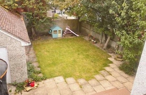 Newbury Apartment | Gorgeous 3 Bedroom pet and child friendly home in Newbury wit Free EV Charging