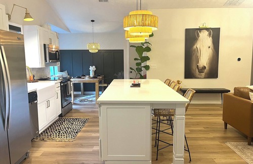 Woodstock House | Gorgeous 3-bedroom spacious house in charming Woodstock