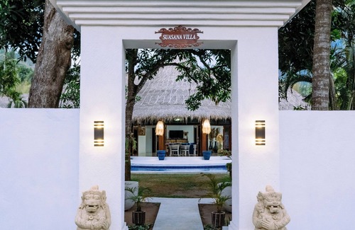 Senggigi Villa | Gorgeous 3 bedroom villa ,traditional style with all the modern conveniences.