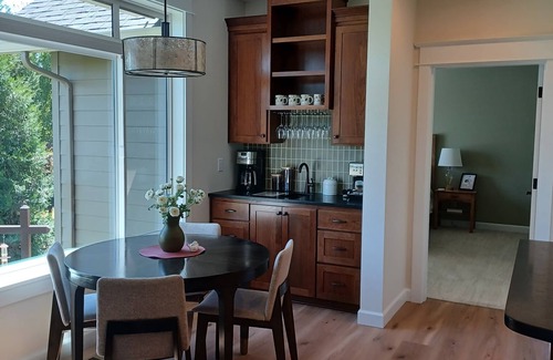 Carlton House | Gorgeous 3 BR 2.5 BA Craftsman home on 1/2 acre- Great outdoor spaces & firepit