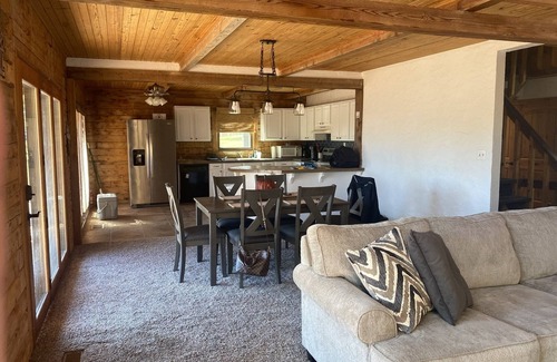 Kingston House | Gorgeous 3 story lake Texoma home on the water !