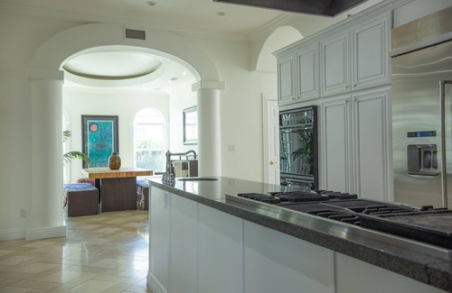 Mid-Wilshire House | Gorgeous 3700 Sq Ft , 7 bedroom 5.5 bathroom Home