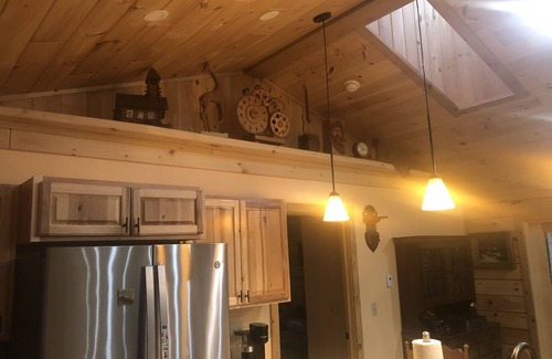 Plattsburgh Cabin | Gorgeous 3bd 3ba Log Home w/Sauna, Screened Porch, and Fire Pit