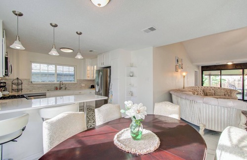 Clodine House | Gorgeous 4 Bd/2.5 Ba with King Suite