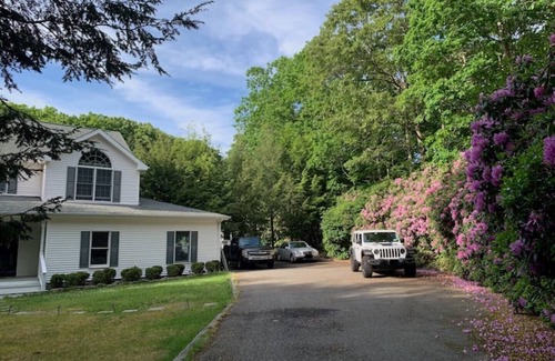 Noyack House | Gorgeous 4 bed 3 bath home with Pool - walking distance to beach