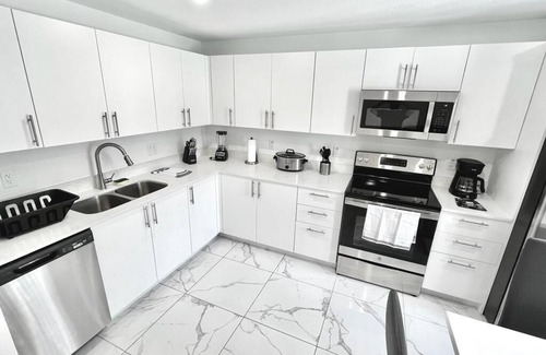 Princeton House | ❤️Gorgeous 4-Bedroom Home Top roof Free parking ❤️