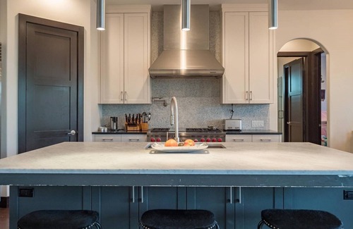 Tarrytown House | Gorgeous 4 Bedroom Home Minutes to Downtown in Central Austin!
