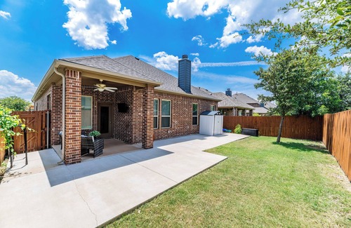 Hackberry House | Gorgeous 4-bedroom house in delightful Frisco, TX near the lake!
