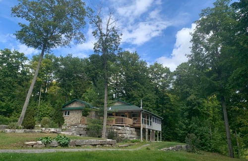 Bobcaygeon Cottage | Gorgeous 4 season cottage on 15 Acres!