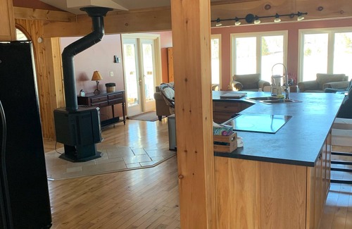 Unorganized Centre Parry Sound Cottage | GORGEOUS 4 Season WATERFRONT Cottage Family Getaway, Sleeps up to 14 w loft apt