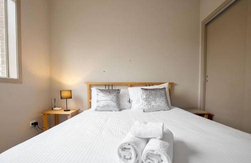 Point Cook House | Gorgeous 4BR home in Point Cook