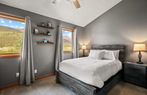 Alma House | Gorgeous 4BR Home with an Amazing Mountain Setting