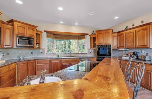 Granite Ridge Cabin | Gorgeous 5 BDR Traviloli Mountain Retreat for 10!