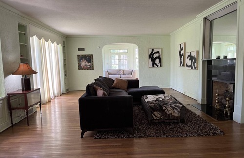 Clarksdale House | Gorgeous 5 Bedroom, 3 Bath Home within walking distance to Downtown Clarksdale!