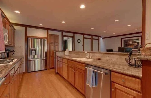 Lake Forest House | Gorgeous 5 Bedroom Cabin at Chinquapin | Unit 10