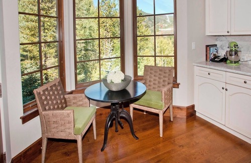 Vail House | Gorgeous 5 Bedroom Private Chalet in Vail Village by RedAwning - Save 20% on 7+ Nights!