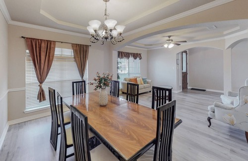 Murphy House | Gorgeous 6 Bedroom Plano Home
