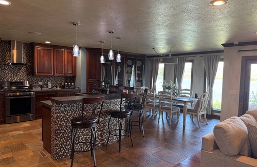 Pierre House | Gorgeous 6-bedroom, 5 bath house with magnificent view of the river in Ft Pierre