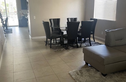 Victorville House | Gorgeous 6bed 4 bath Comfy Home